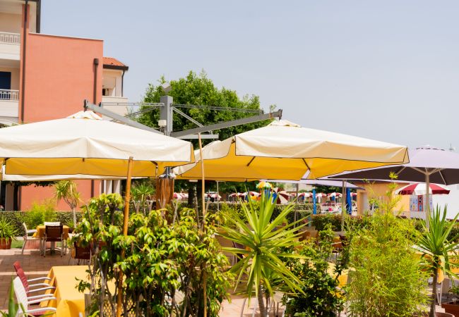 Ferienwohnung in Caorle - Wohnung auf 1 Etg mit Balkon und 2 Schlafzimmer Ferienwohnung in Caorle - Wohnung auf 1 Etg mit Balkon und 2 Schlafzimmer